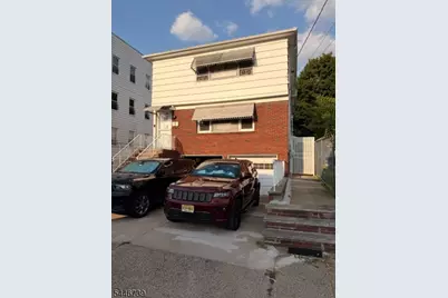 81 Mount Vernon Ave, Irvington, NJ 07111 - Photo 3