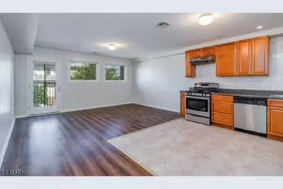 148 Oakwood Ave, Cliffside Park, NJ 07010 - Photo 3