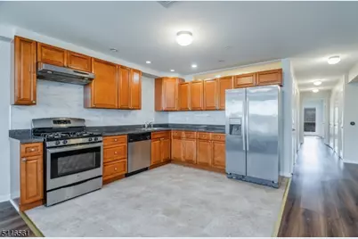 148 Oakwood Ave, Cliffside Park, NJ 07010 - Photo 5