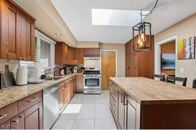 28 Warwick Cir, Springfield, NJ 07081 - Photo 11