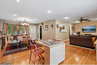 28 Warwick Cir, Springfield, NJ 07081 - Photo 5
