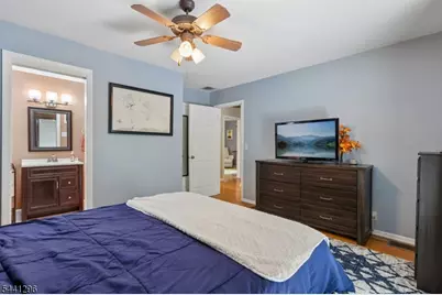 28 Warwick Cir, Springfield, NJ 07081 - Photo 13