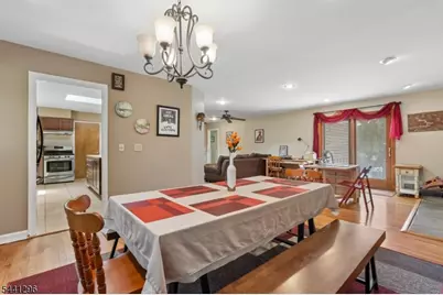 28 Warwick Cir, Springfield, NJ 07081 - Photo 3