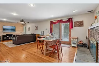28 Warwick Cir, Springfield, NJ 07081 - Photo 7