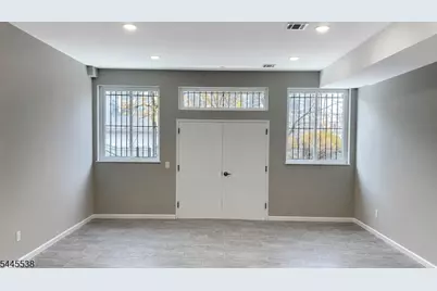 52 Holland St, Newark, NJ 07103 - Photo 11