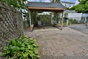 39 Chestnut St, Wallington, NJ 07057 - Photo 5