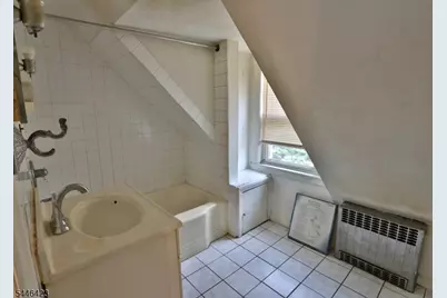 39 Chestnut St, Wallington, NJ 07057 - Photo 21