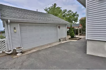 39 Chestnut St, Wallington, NJ 07057 - Photo 3