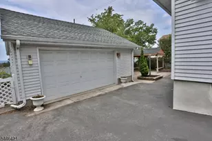 39 Chestnut St, Wallington, NJ 07057 - Photo 3