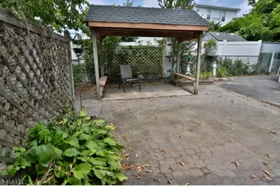 39 Chestnut St, Wallington, NJ 07057 - Photo 5