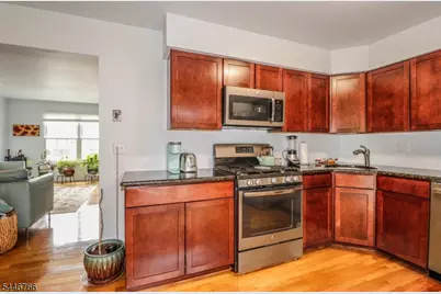 136 Coburn Ln, Franklin Township, NJ 08873 - Photo 15