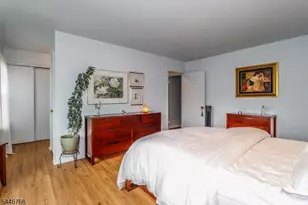136 Coburn Ln, Franklin Township, NJ 08873 - Photo 19