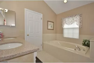 67 Washington Ct, Montville Township, NJ 07082 - Photo 9