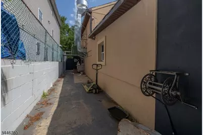 1452 Lower Rd, Elizabeth, NJ 07208 - Photo 21