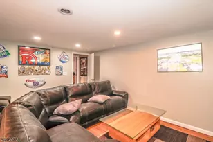 31 Woodview Ave, Woodbridge Township, NJ 08863 - Photo 19