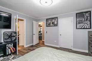 31 Woodview Ave, Woodbridge Township, NJ 08863 - Photo 13