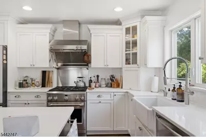 42 Sandy Hill Rd, Westfield, NJ 07090 - Photo 9