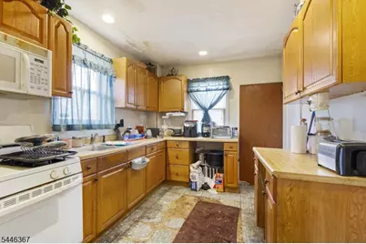 37 Newfield St, East Orange, NJ 07017 - Photo 11