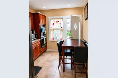 39 Hollywood Ave, Hillside, NJ 07205 - Photo 5