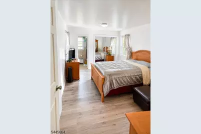 39 Hollywood Ave, Hillside, NJ 07205 - Photo 3