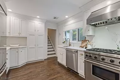 4 Marquette Rd, Montclair Twp., NJ 07043 - Photo 17