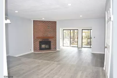 7 Kirby Ln, Franklin Township, NJ 08823 - Photo 5