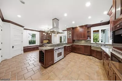 539 So Beverwyck Rd, Parsippany, NJ 07054 - Photo 15