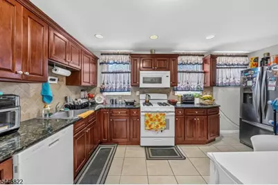 114 Peck Ave, Newark, NJ 07107 - Photo 3