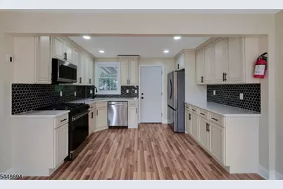 141 Lenox Ave, Irvington, NJ 07111 - Photo 5