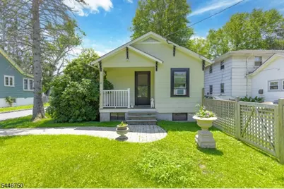 47 Lakeview Ter, Oakland, NJ 07436 - Photo 1