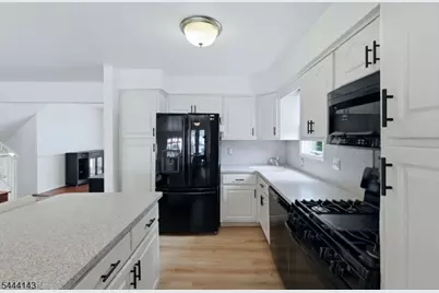 29 Daniel St, Rockaway Township, NJ 07801 - Photo 15