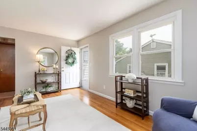 521 Dalay Pl, Bound Brook, NJ 08805 - Photo 3