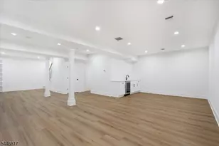 21 Maplewood Dr, Livingston, NJ 07039 - Photo 25
