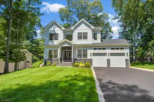 21 Maplewood Dr, Livingston, NJ 07039 - Photo 29