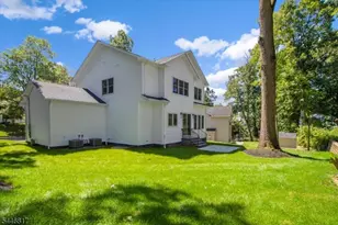 21 Maplewood Dr, Livingston, NJ 07039 - Photo 27