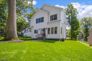 21 Maplewood Dr, Livingston, NJ 07039 - Photo 27