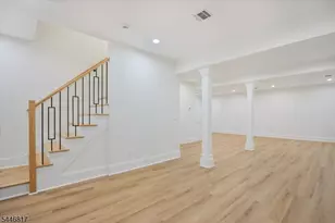 21 Maplewood Dr, Livingston, NJ 07039 - Photo 23