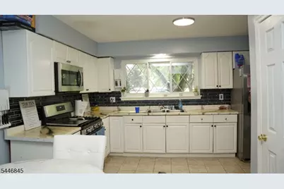 118 Devonshire Ct, Hillsborough Township, NJ 08844 - Photo 5