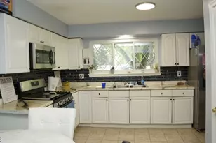 118 Devonshire Ct, Hillsborough Township, NJ 08844 - Photo 5