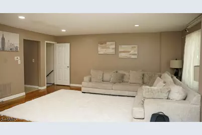 118 Devonshire Ct, Hillsborough Township, NJ 08844 - Photo 3