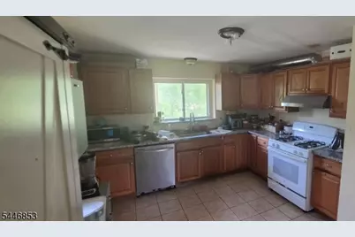 70 Wood Ave, Woodbridge Township, NJ 08830 - Photo 7