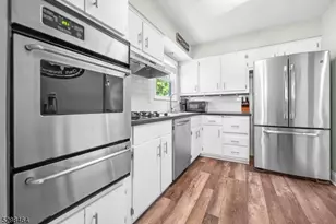 862 Manhattan Ave, Washington Township, NJ 07676 - Photo 9