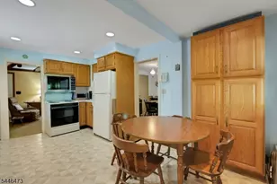 95 Hillcrest Rd, Watchung, NJ 07069 - Photo 5