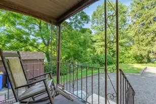 95 Hillcrest Rd, Watchung, NJ 07069 - Photo 3