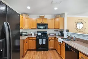 34 Ridge Dr, Pompton Lakes, NJ 07442 - Photo 7