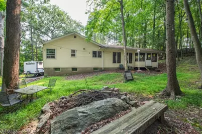 197 Snake Den Rd, Bloomingdale, NJ 07465 - Photo 17