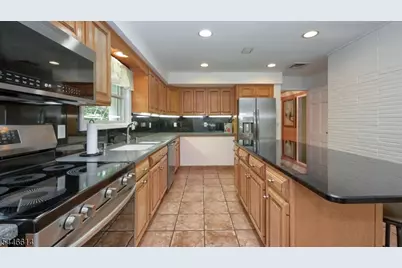460 Laurel Ln, Kinnelon, NJ 07405 - Photo 5