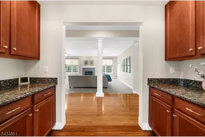 10 Claridge Ln, Raritan Township, NJ 08822 - Photo 7