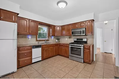 141 N 8th Ave, Manville, NJ 08835 - Photo 11