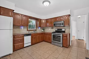 141 N 8th Ave, Manville, NJ 08835 - Photo 11